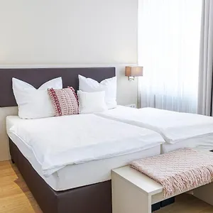 hotel-lasthaus-am-ring-cologne.topcolognehotels.com/